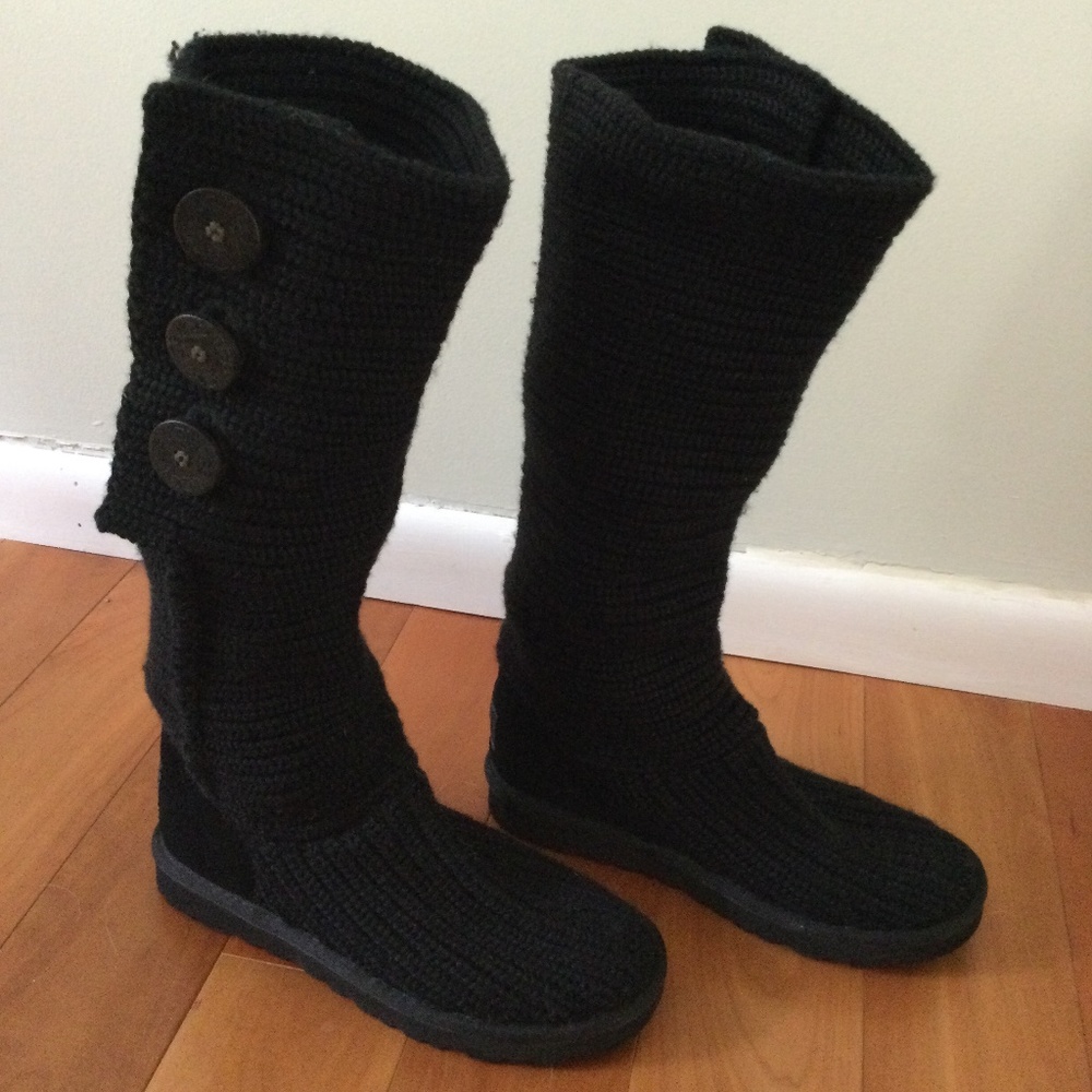 Knit UGG boots in black